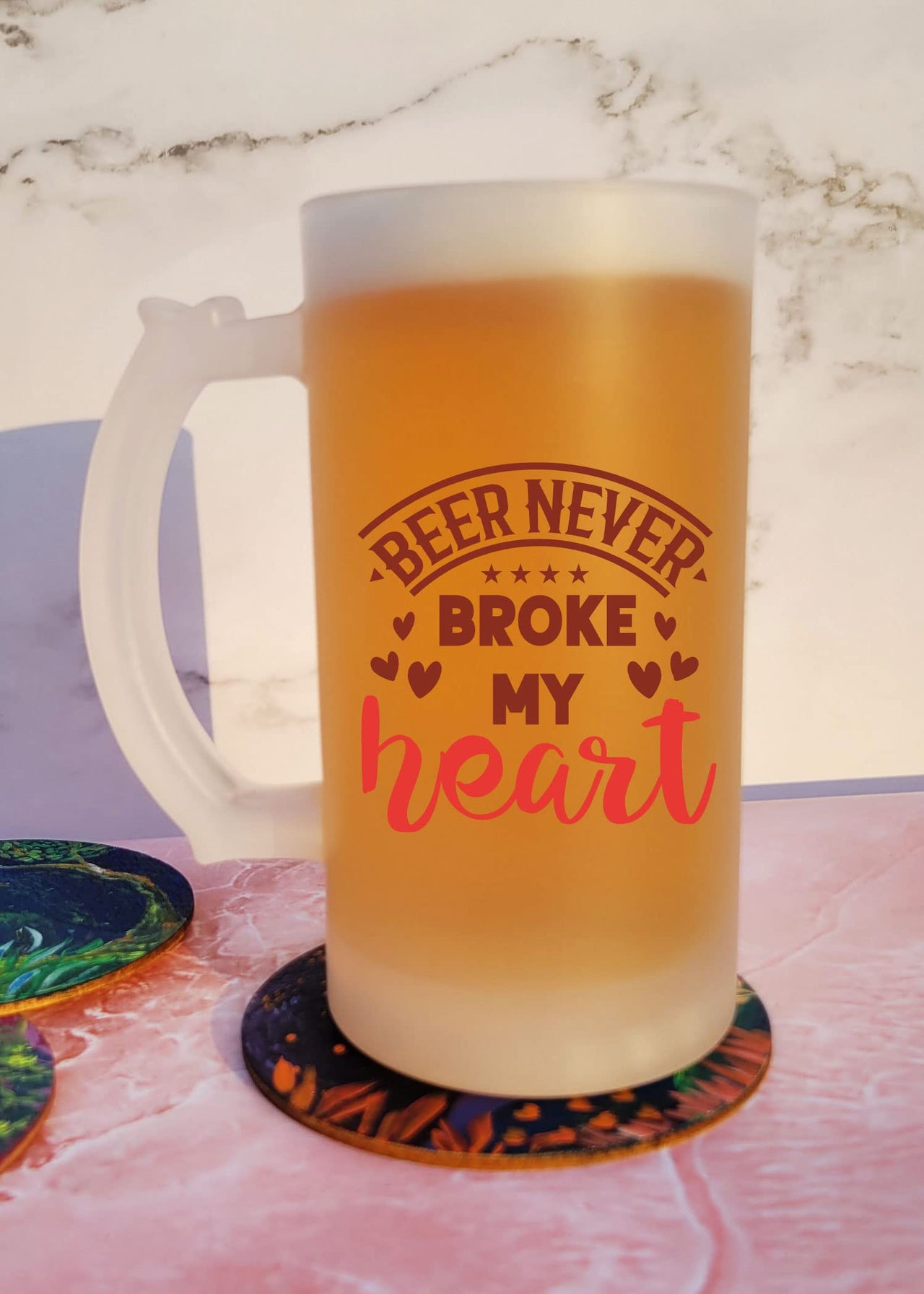 the pink magnet Beer Never Broke My Heart - Frosted Beer Mug
