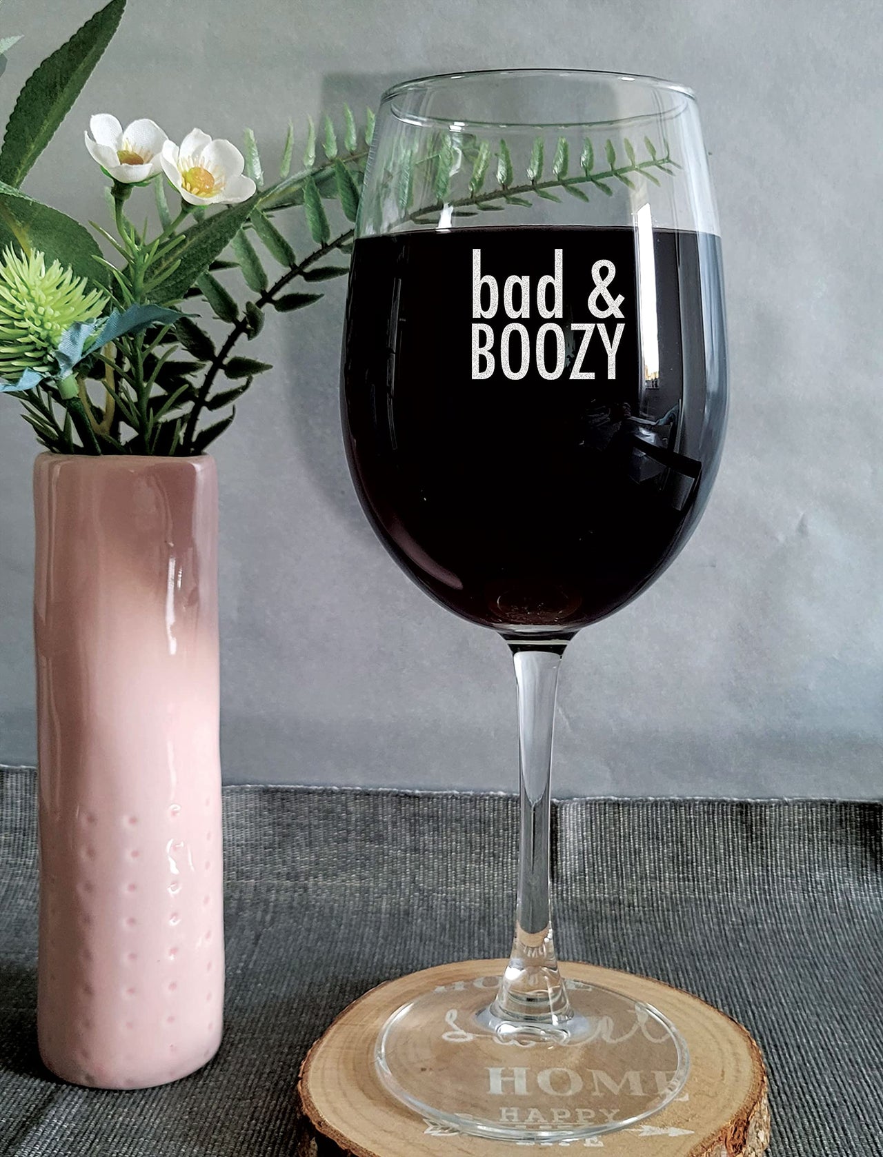 the pink magnet Bad & Boozy - Engraved Wine Glass