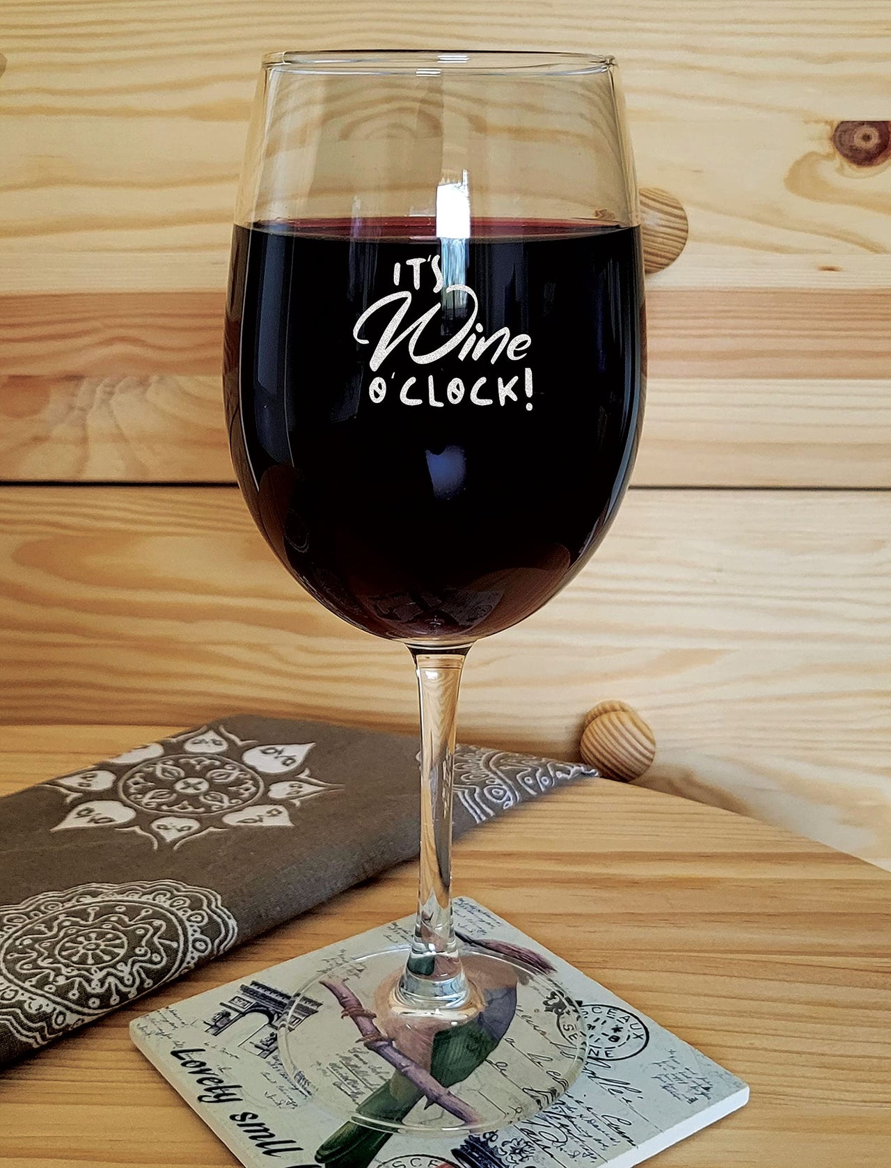 the pink magnet Wine O'Clock - Engraved Wine Glass