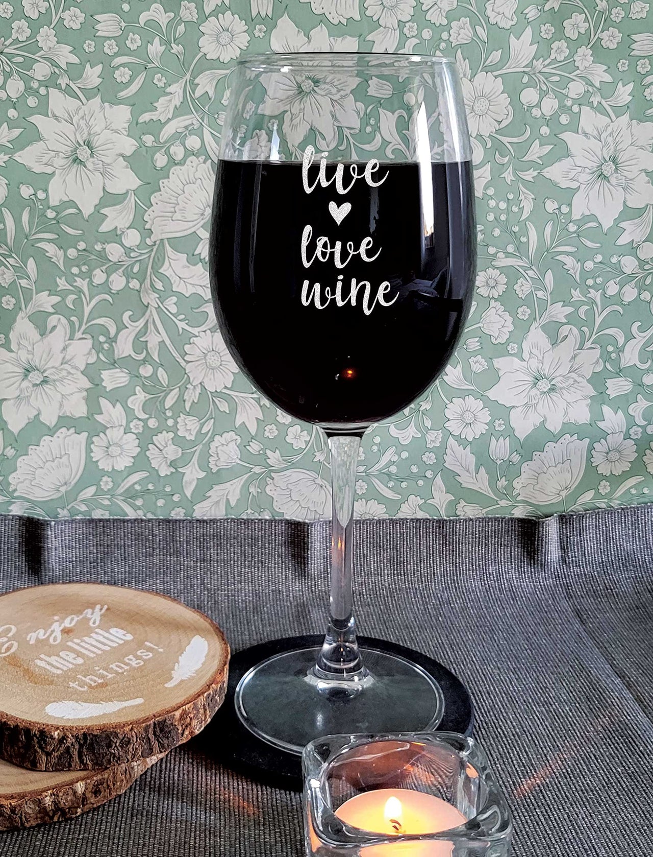 the pink magnet Live Love Wine - Engraved Wine Glass